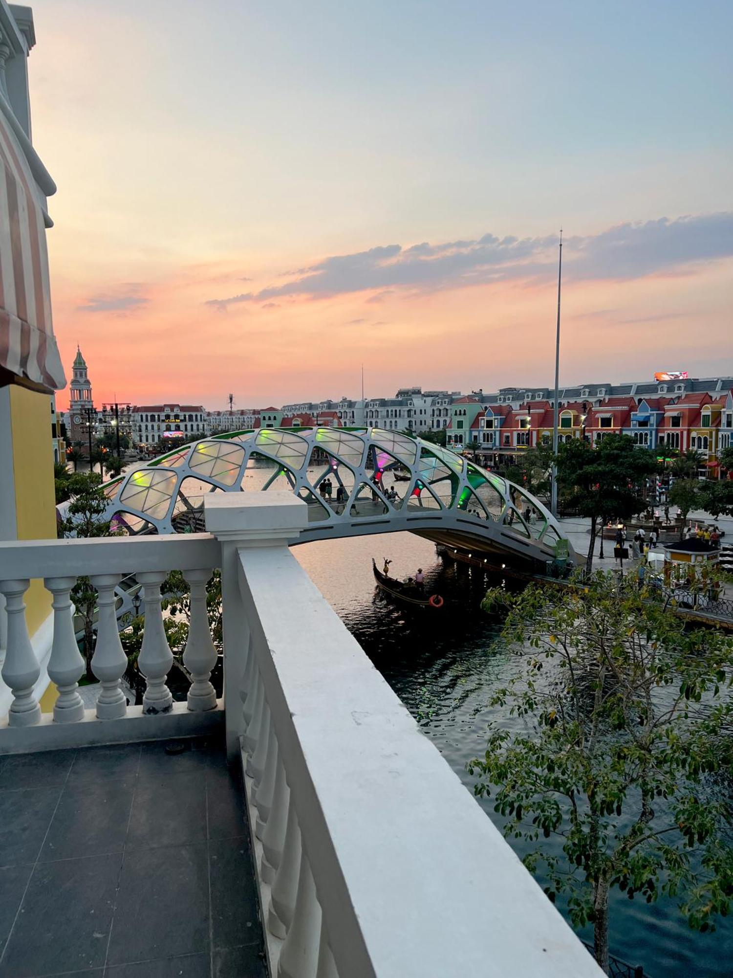 Legacy Hotel - Grand World Phu Quoc Bagian luar foto